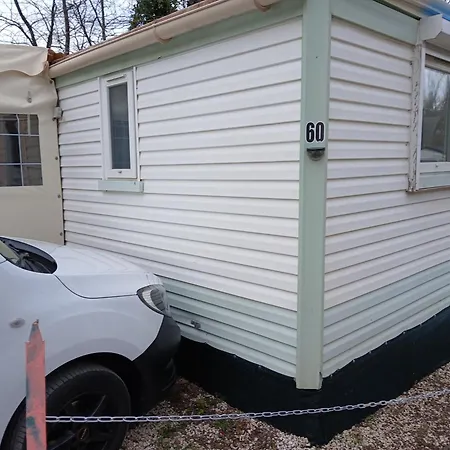 Mobilhome Manuflo مكان تخييم Saint-Paulet-de-Caisson
